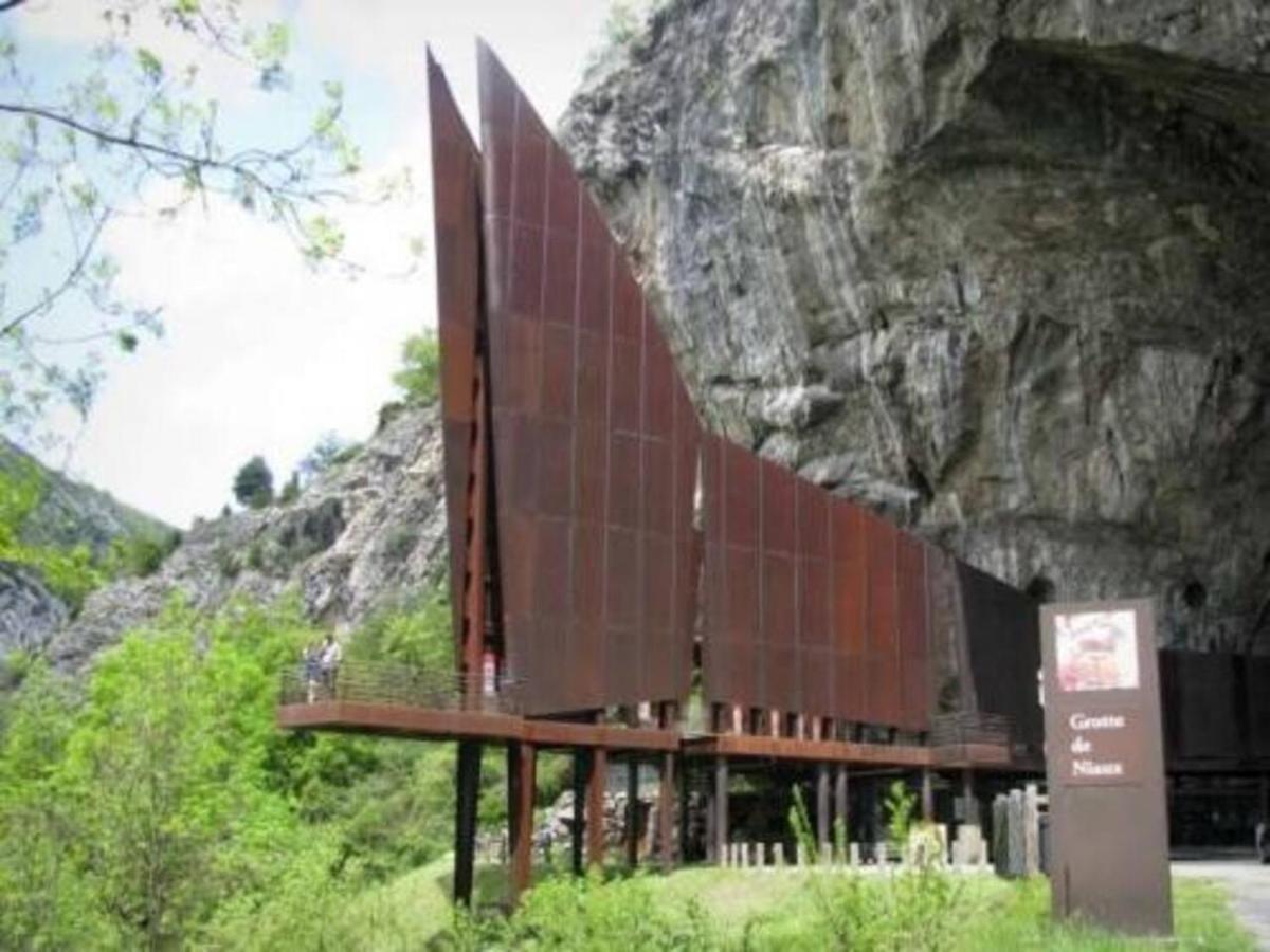 Ferienwohnung Le Petit Nid Rouge Ustou Exterior foto